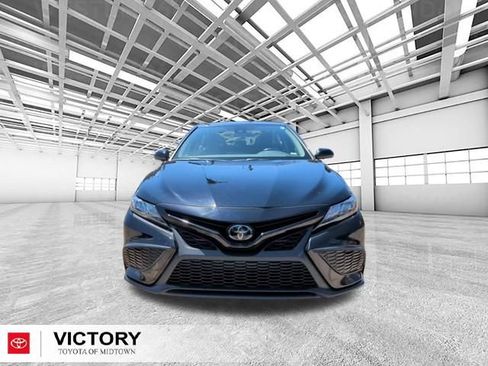 Used 2024 Toyota Camry SE FWD image 9