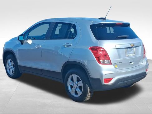 Used 2020 Chevrolet Trax LS w/ Tint and Cruise Package image 10