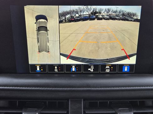 Used 2022 Chevrolet Suburban Z71 w/ Z71 Off-Road Package image 7