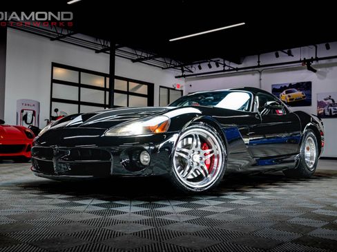 Used 2006 Dodge Viper SRT-10 image 1