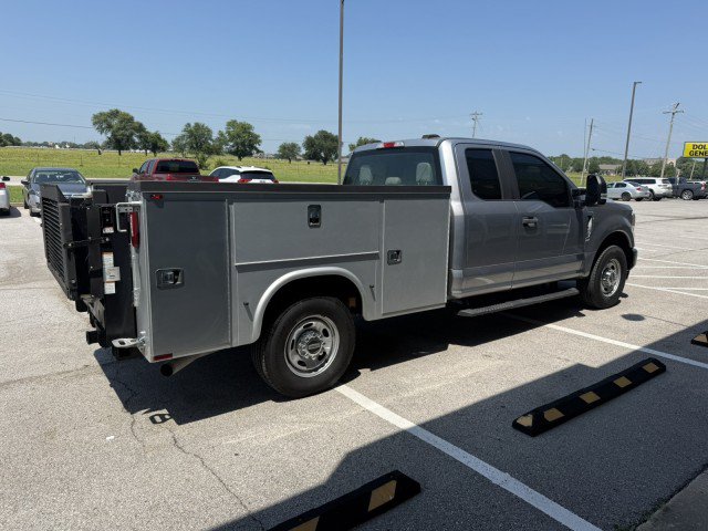 Used 2020 Ford F250 XL w/ Power Equipment Group RWD image 2