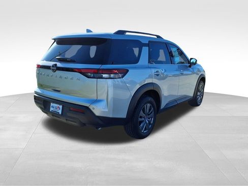 Used 2025 Nissan Pathfinder SV FWD image 8