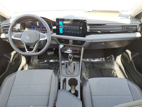 New 2026 Volkswagen Jetta SE FWD image 9