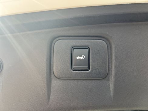 Used 2021 Nissan Murano SV image 14