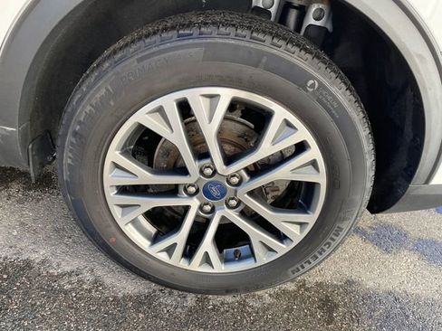 Used 2021 Ford Escape SEL image 18