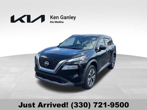 Used 2021 Nissan Rogue SV image 1