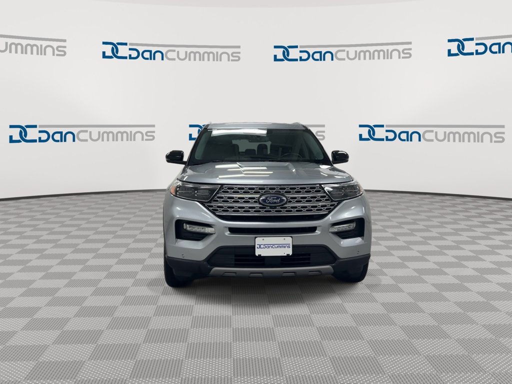 Used 2022 Ford Explorer Limited w/ Equipment Group 301A AWD/4WD image 3
