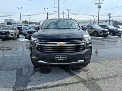 Used 2024 Chevrolet Suburban LT image 2