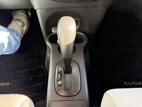 Used 2009 Nissan Cube 1.8 SL w/ Interior Designer Pkg image 25