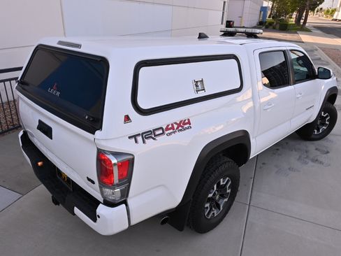 Used 2021 Toyota Tacoma TRD Off-Road w/ Technology Package image 27