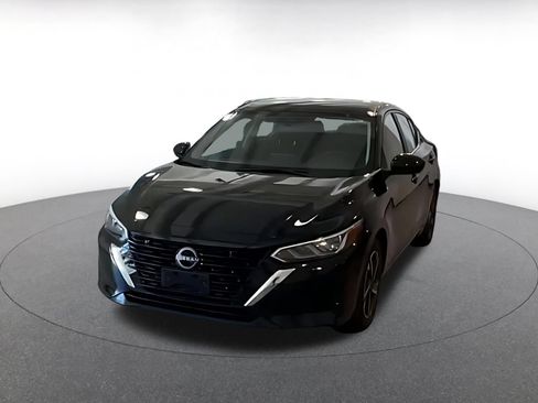 Used 2025 Nissan Sentra SV FWD image 3