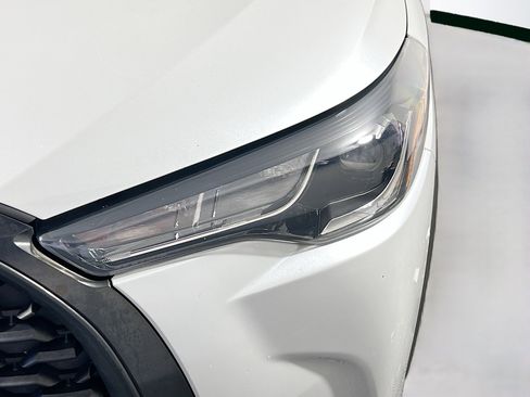 Used 2022 Toyota Corolla Cross LE image 11