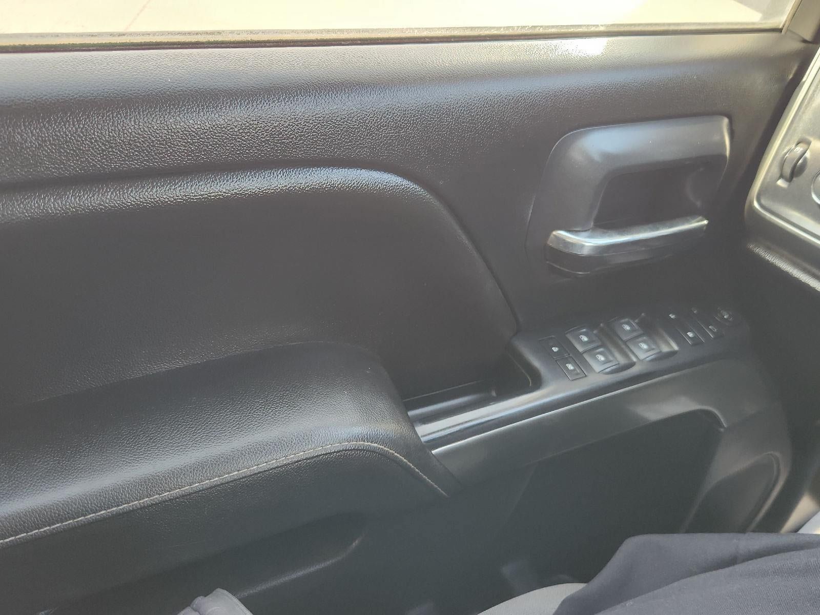 Used 2018 Chevrolet Silverado 1500 LT w/ All Star Edition AWD/4WD image 18