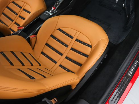 Used 2018 Ferrari 488 GTB image 22