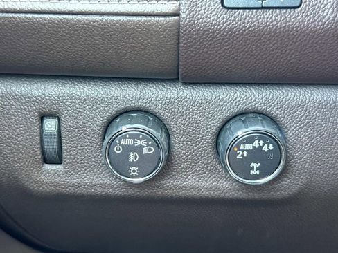 Used 2021 GMC Canyon Denali image 22