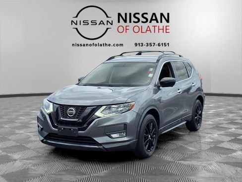Used 2018 Nissan Rogue SV w/ Premium Package FWD image 1