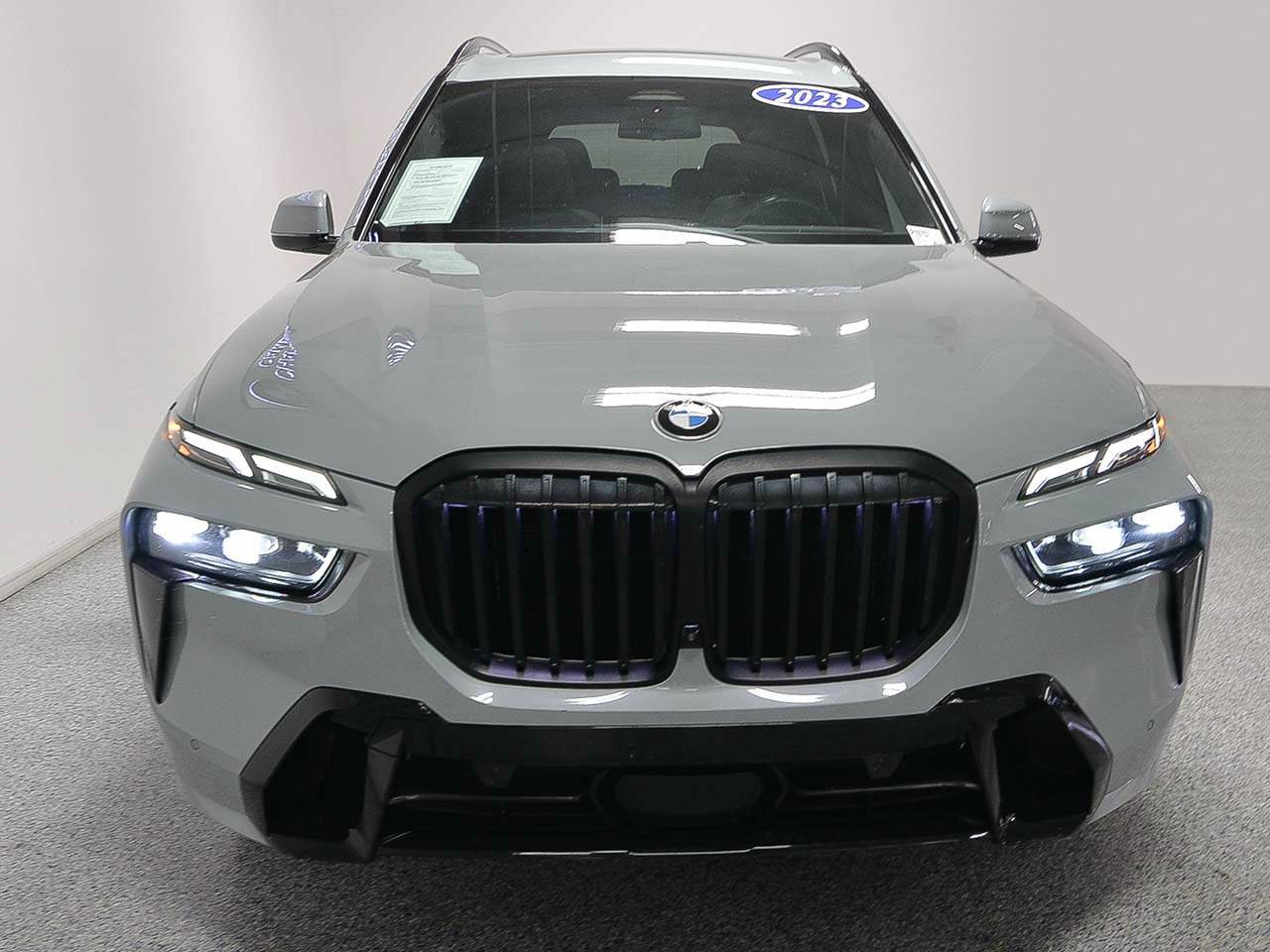 Used 2023 BMW X7 xDrive40i w/ Executive Package AWD/4WD image 2