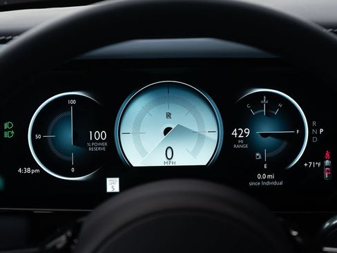Certified 2025 Rolls-Royce Cullinan AWD/4WD image 45