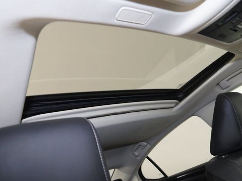 Used 2024 Lexus ES 350 w/ Accessory Package (Z2) image 10