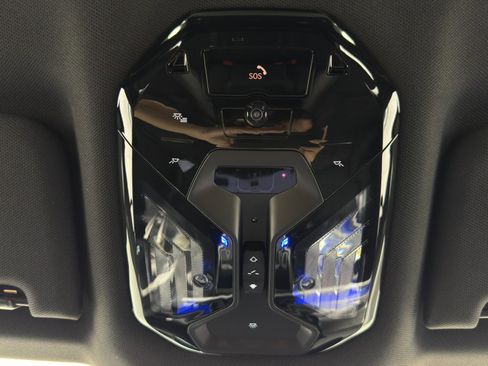 Used 2024 BMW i7 xDrive60 w/ Executive Package image 38