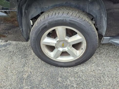 Used 2013 Chevrolet Suburban LT w/ Luxury Package image 6