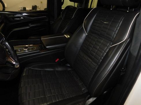 Used 2021 Cadillac Escalade ESV Sport Platinum w/ Heavy-Duty Trailer Package image 13