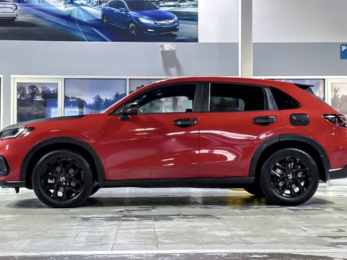 Used 2024 Honda HR-V Sport image 2