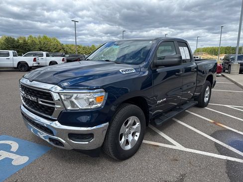 Used 2023 RAM 1500 Big Horn AWD/4WD image 4