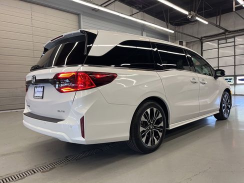 Used 2025 Honda Odyssey Elite image 7