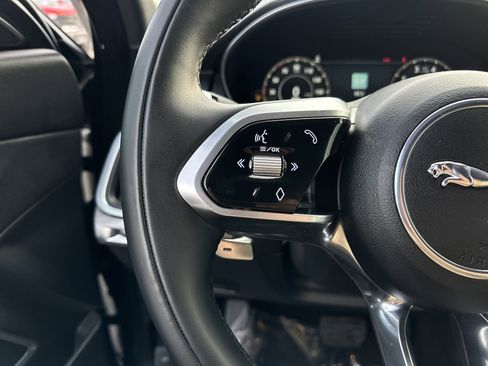 Used 2022 Jaguar E-PACE SE image 21