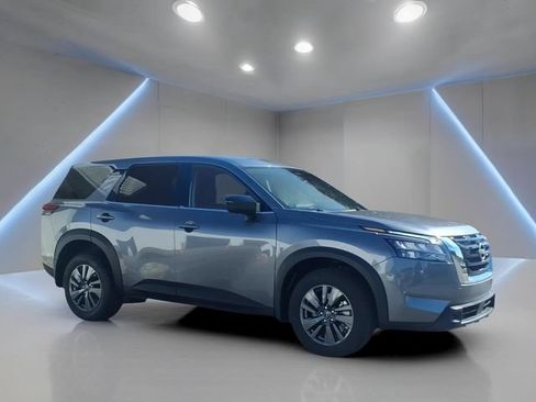 Used 2025 Nissan Pathfinder S AWD/4WD image 22
