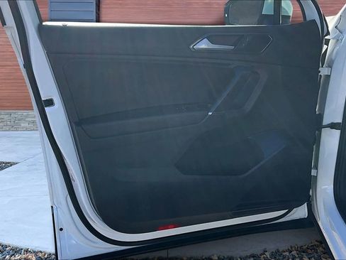 Used 2018 Volkswagen Tiguan SEL image 22