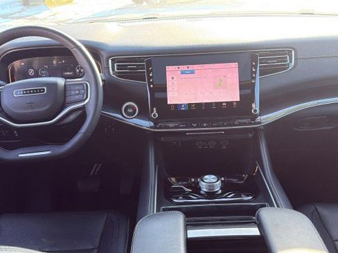 Used 2023 Jeep Wagoneer L 4WD w/ Premium Group I image 11