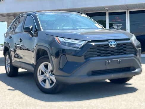 Used 2023 Toyota RAV4 LE AWD/4WD image 1