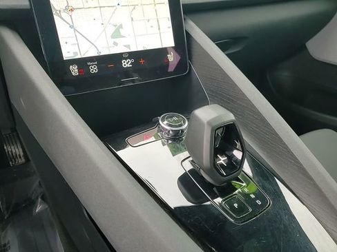 Used 2021 Polestar Polestar 2 Launch Edition image 22