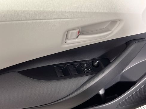 Used 2025 Toyota Corolla LE image 17