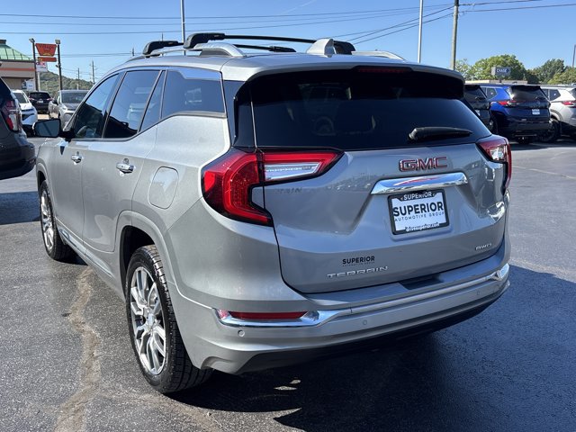 Used 2024 GMC Terrain Denali w/ Denali Premium Package AWD/4WD image 9
