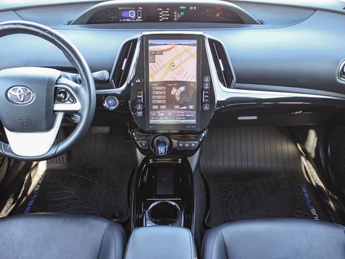 Used 2018 Toyota Prius Prime Premium image 13