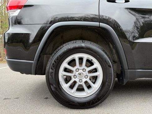 Used 2020 Jeep Grand Cherokee Laredo AWD/4WD image 10