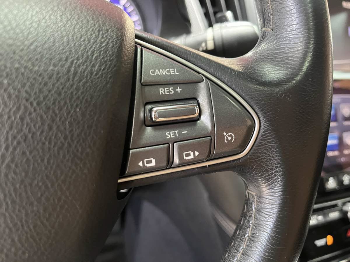 Used 2017 INFINITI Q50 2.0t w/ Moonroof Package AWD/4WD image 13