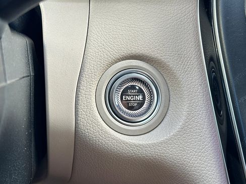 Used 2022 Mercedes-Benz GLC 300 GLC 300 image 23