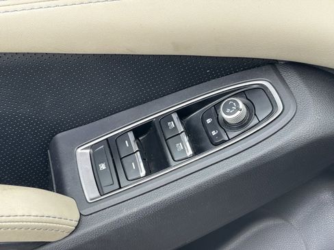 Used 2022 Subaru Ascent Limited image 12