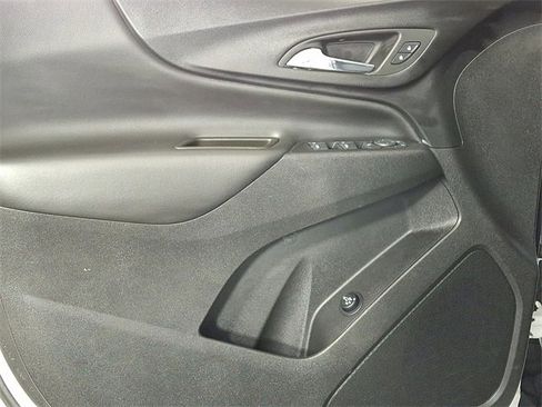 Used 2023 Chevrolet Equinox LT image 14