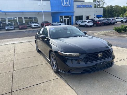 Used 2024 Honda Accord EX image 2