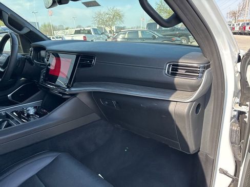 Used 2023 Jeep Wagoneer Series III w/ Preferred Equipment Group image 52