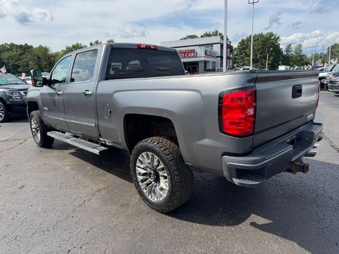 Used 2016 Chevrolet Silverado 2500 High Country w/ High Country Premium Package AWD/4WD image 3
