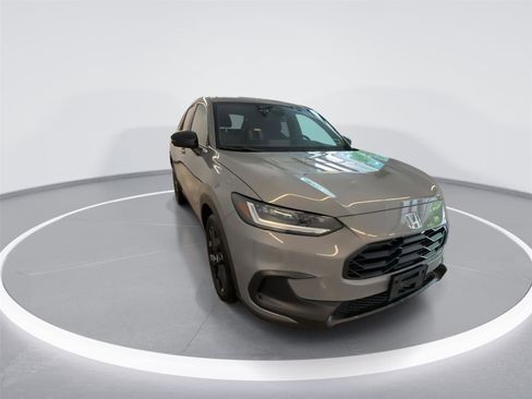 Used 2023 Honda HR-V Sport image 2