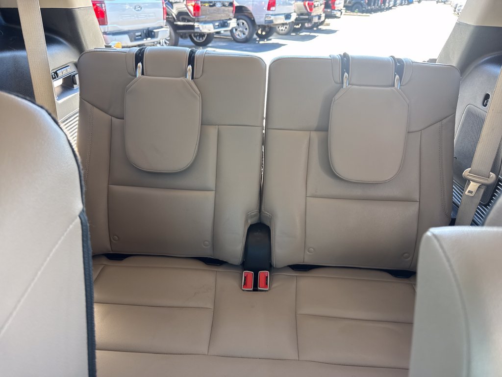 Used 2021 Ford Explorer Limited w/ Equipment Group 301A AWD/4WD image 18