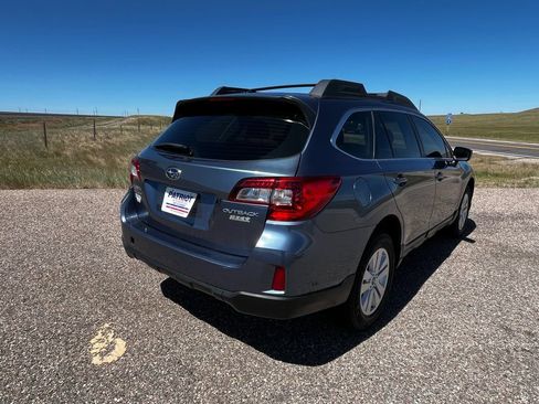 Used 2017 Subaru Outback 2.5i AWD/4WD image 5