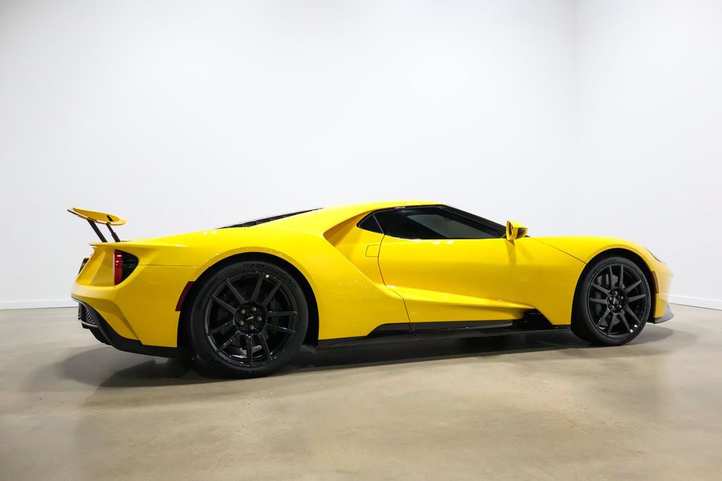 Used 2020 Ford GT Carbon Series RWD image 70